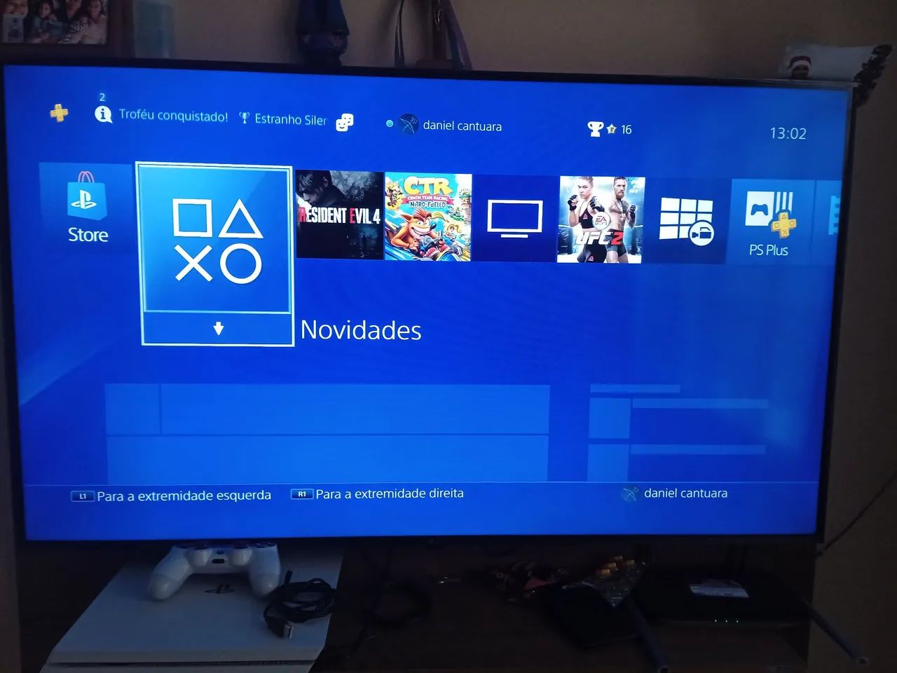 PlayStation 4 (PS4) Branco PRÓ 1 TB - Foto 2