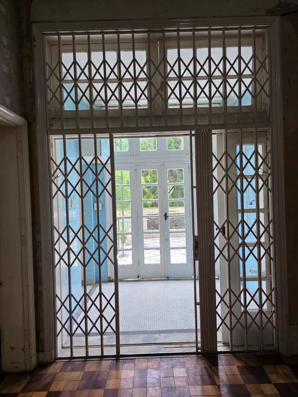 Porta pantográfica de ferro - 2,90m altura x 2,00m largura