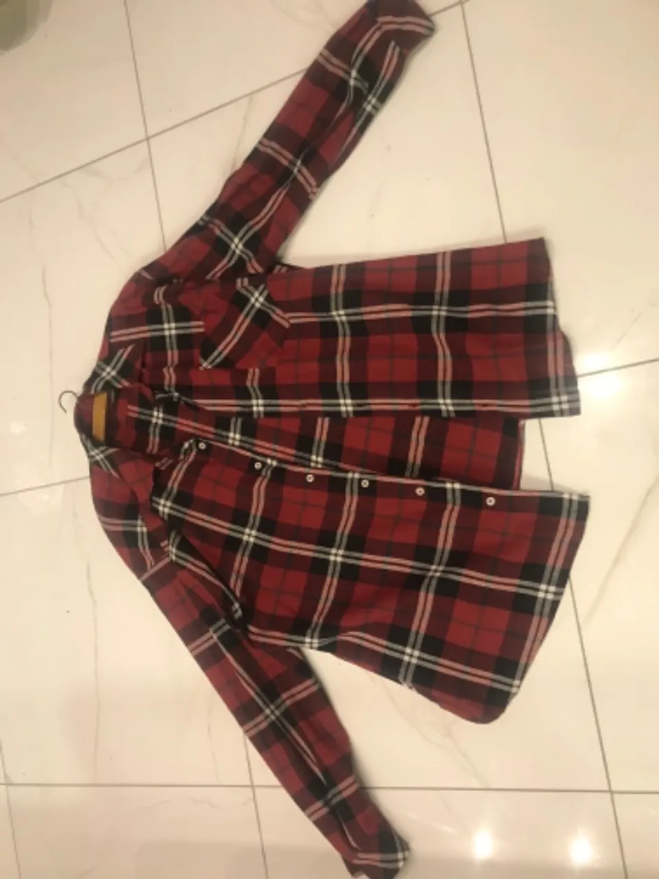 Blusa unissex em xadrez belíssimo mangas compridas para qualquer composição nunca usado