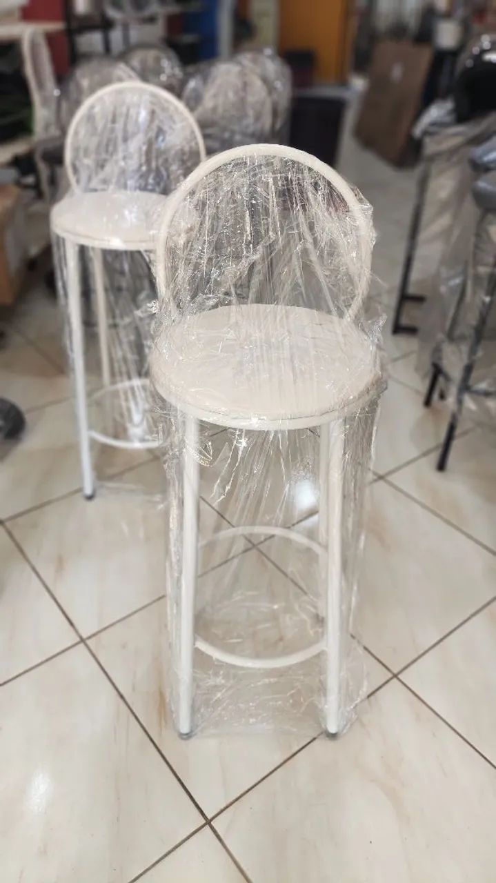 Banquetas Brancas com Encosto a unidade R$85,00  - Foto 6