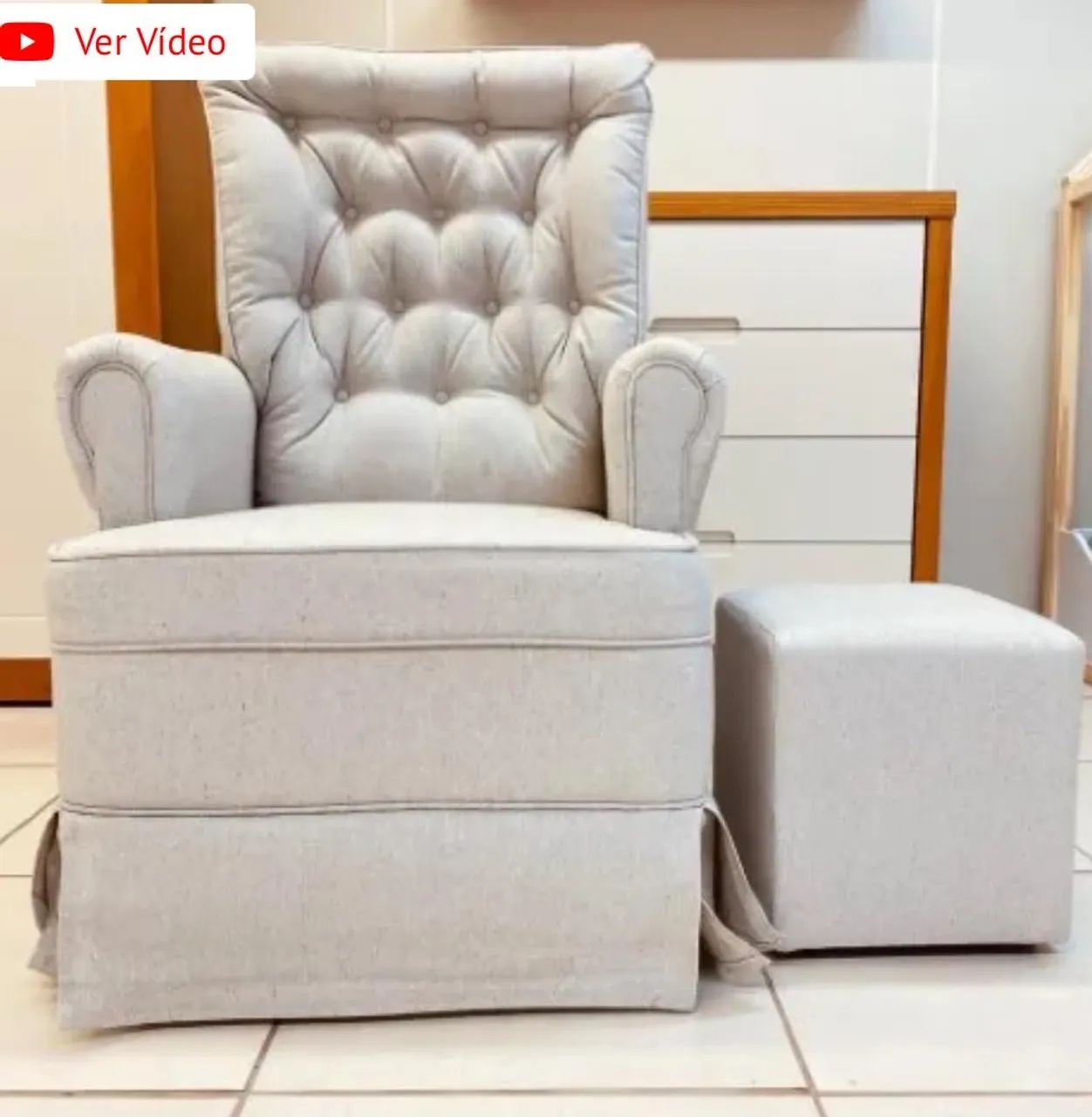 Poltrona de amamentação com balanço e puff linho bege - Foto 3