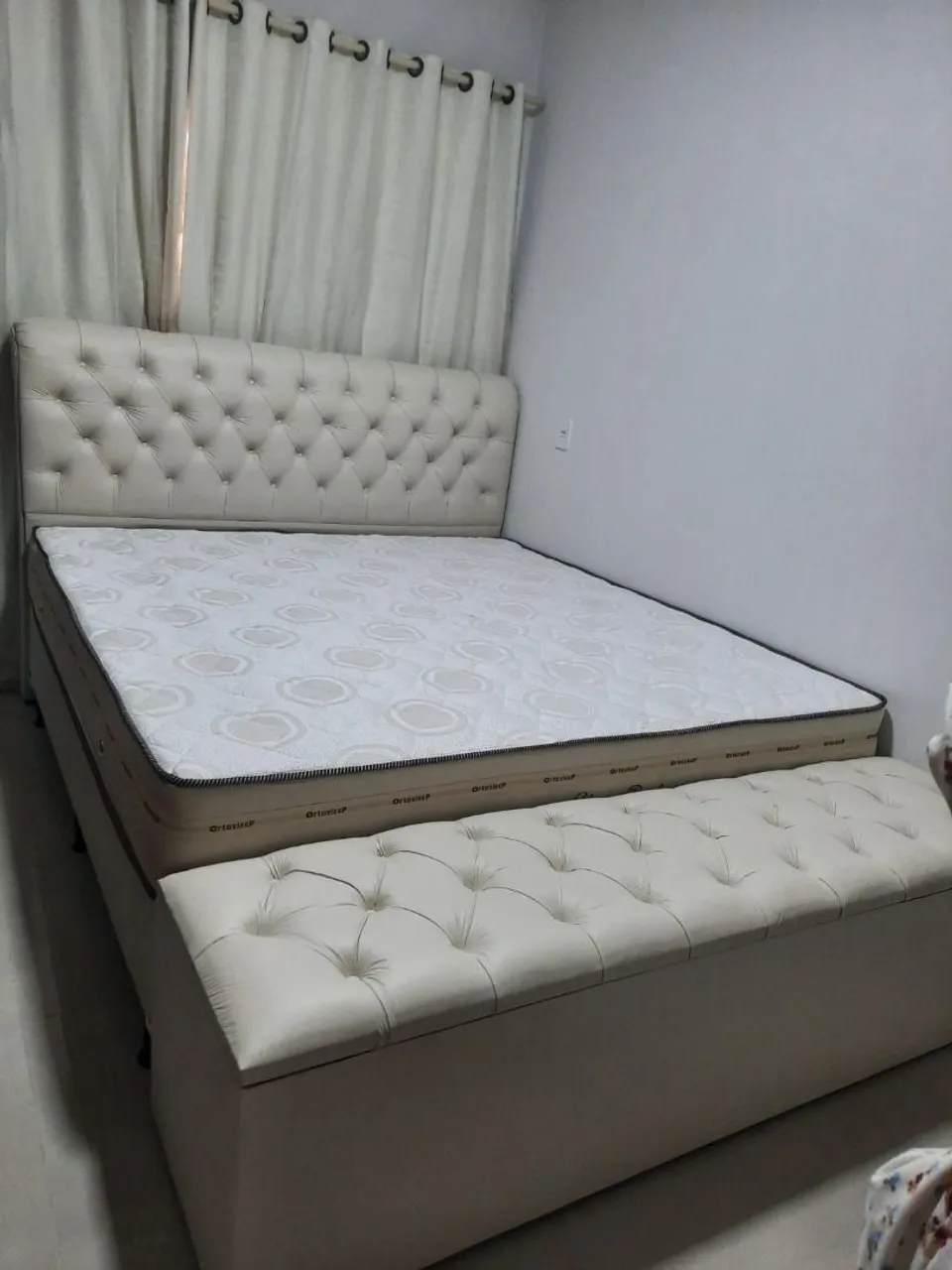 Cama Box Queen size com baú recamier
