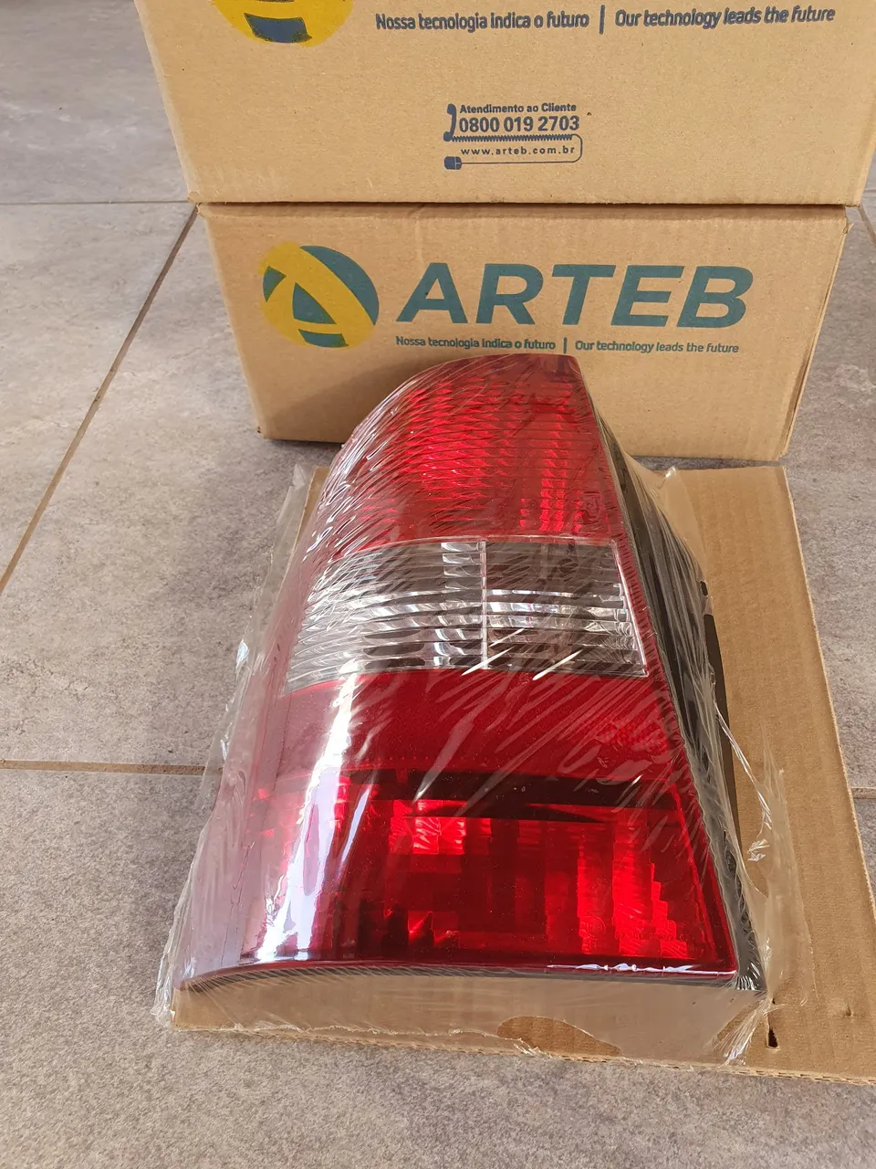 Lanterna Traseira Arteb VW PARATI