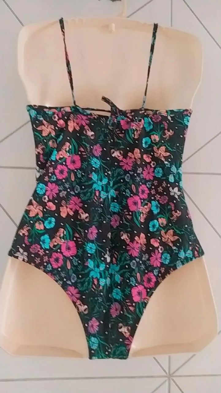 Maiô de Praia Floral Elegante - Foto 2