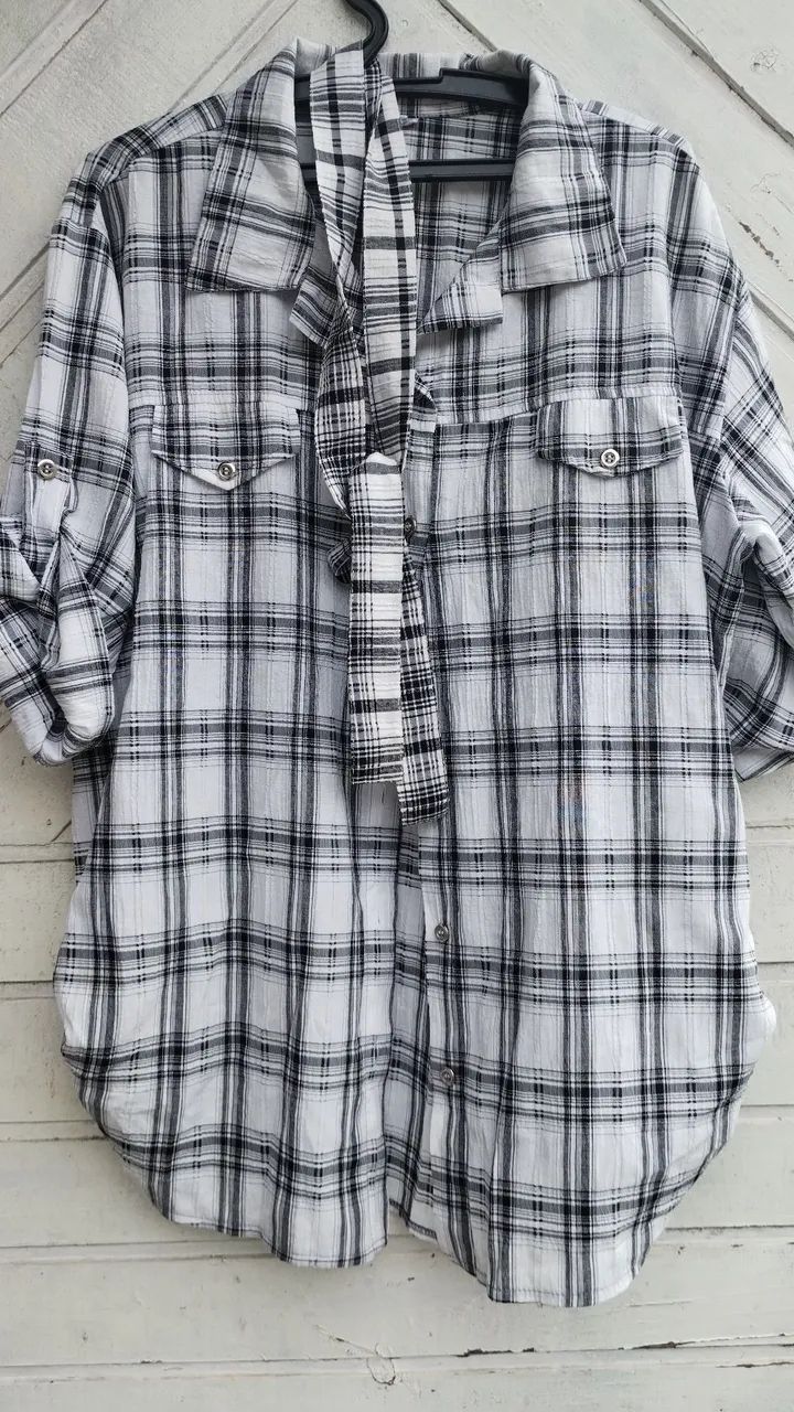 Camisa Xadrez Feminina com Detalhe de Laço