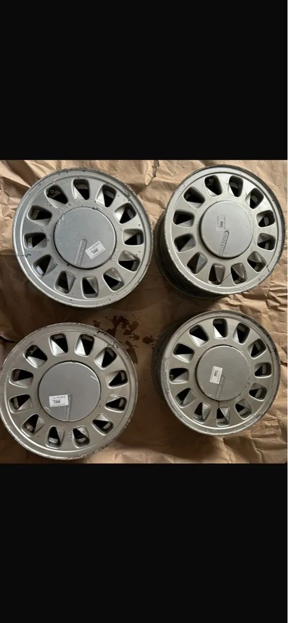 Rodas de liga leve originais Vw Santana aro 14 4x100 