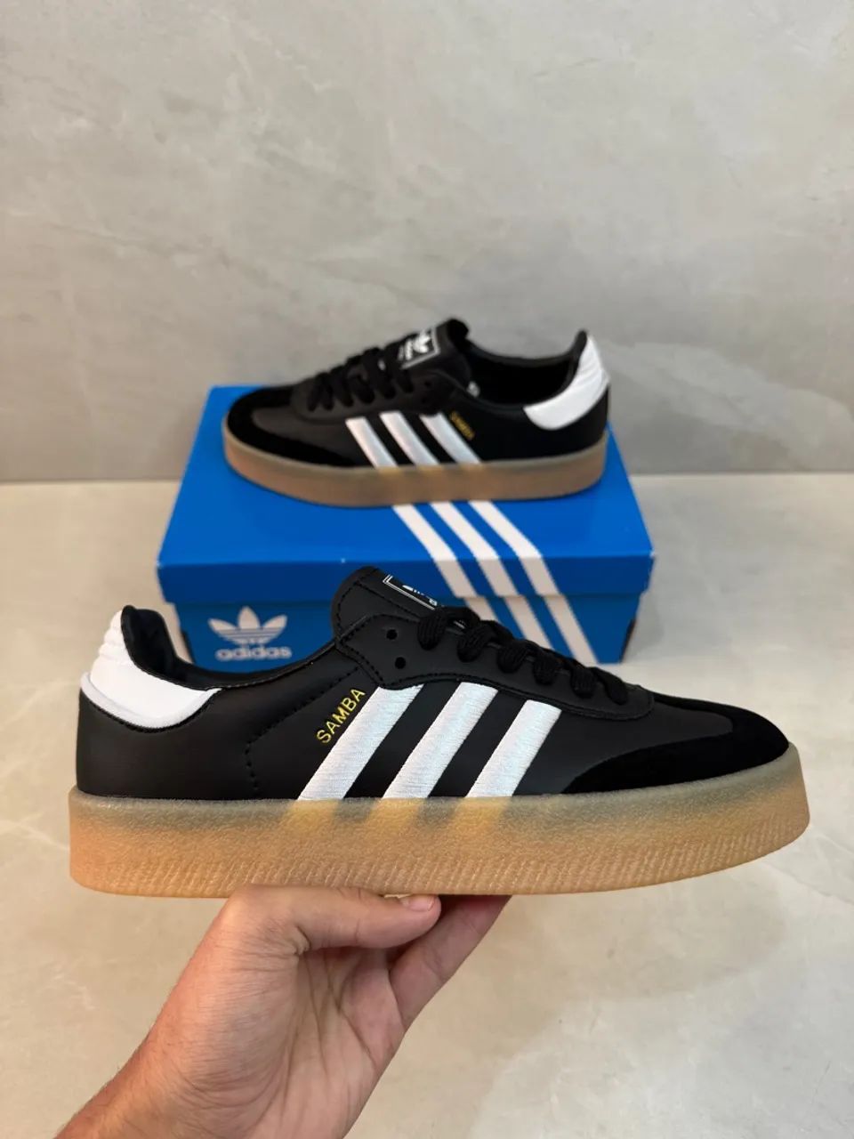 Adidas Samba - Preto com Solado Bege