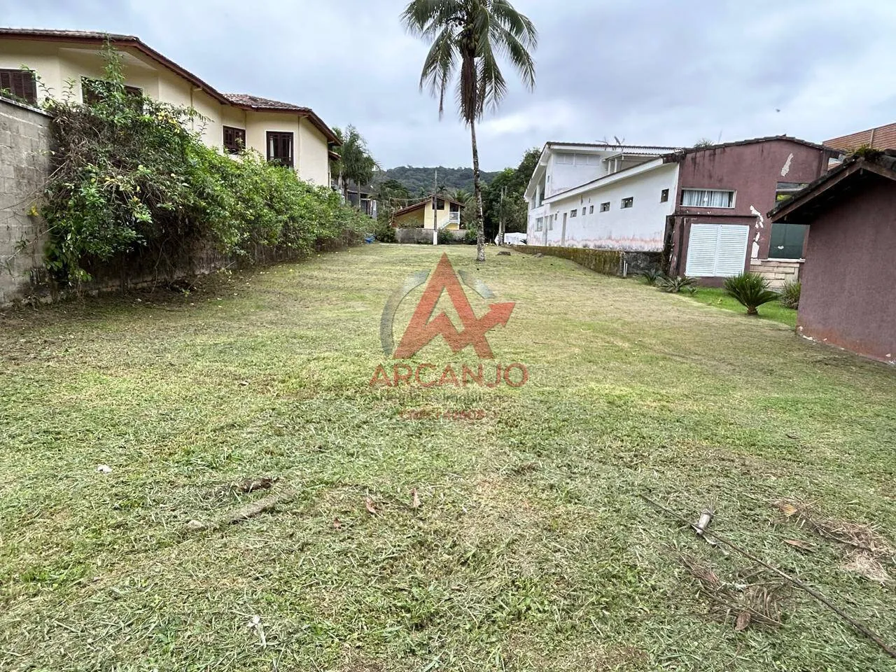 Terreno A Venda Em Condomínio Fechado Com 1.385 m² - Ubatuba-SP
