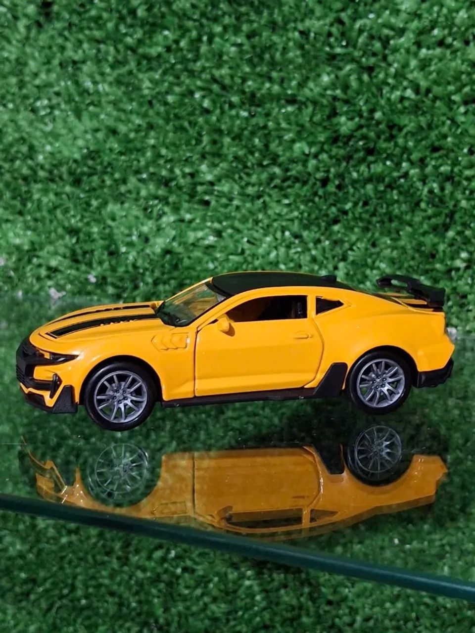 Miniatura de Carro Camaro Bumblebee Amarelo