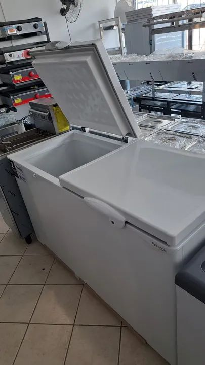 A. Freezer 503 litros Horizontal Fricon 2 anos de garantia 