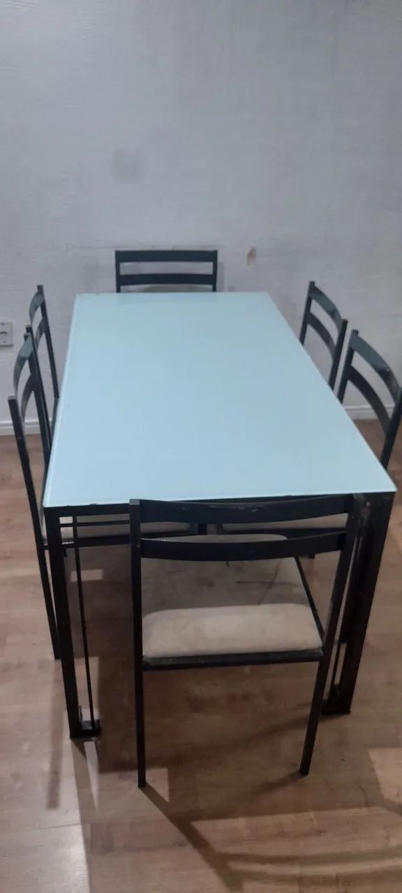 Mesa de jantar ( material ferro ) 6 cadeiras  - Foto 2