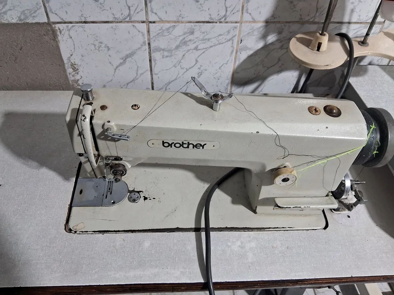 Máquina de costura bhoter  - Foto 2