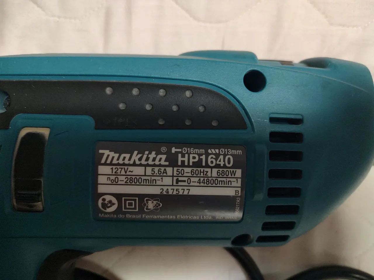 Furadeira Makita com acessórios - Foto 2
