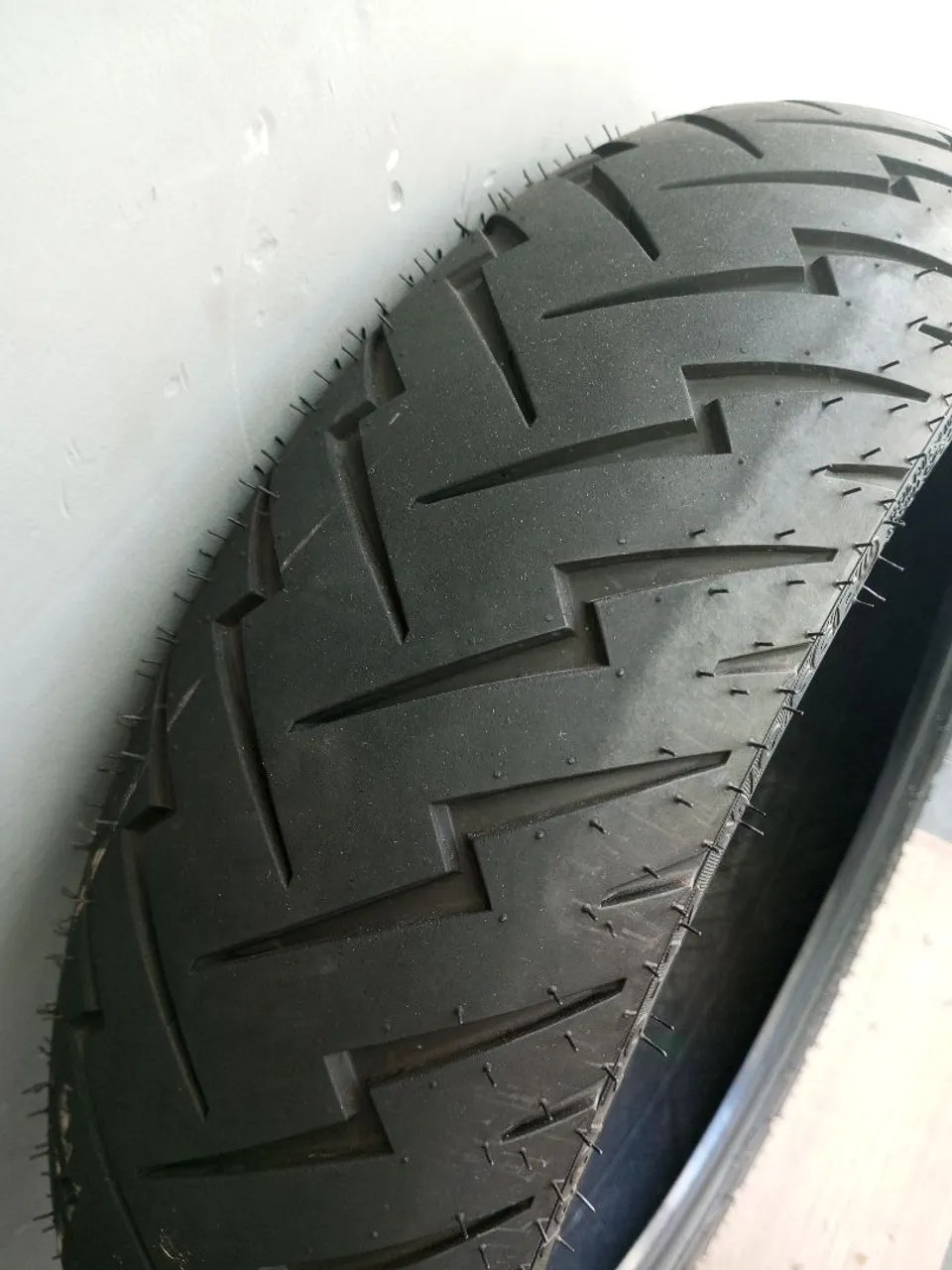 Pneu de Moto Semi Novo 14/70/17