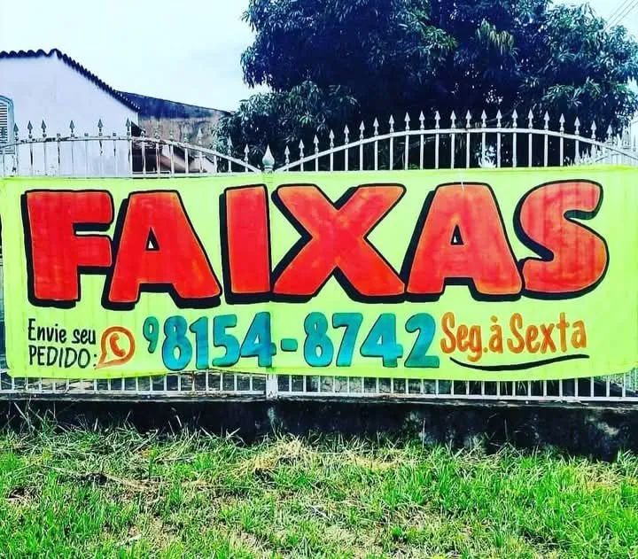 Faixas de propandas em tecido
