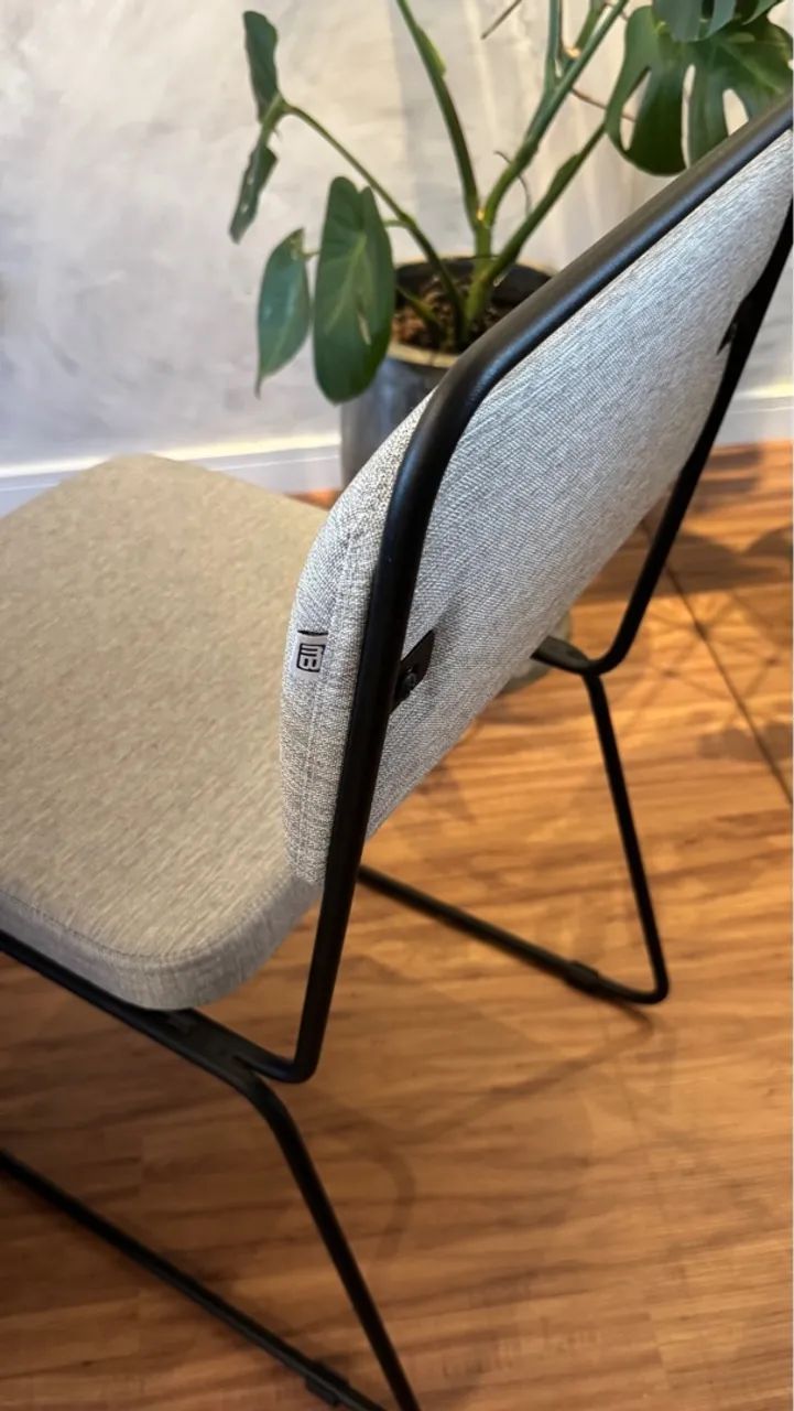Cadeira moderna com design elegante e confortável estilo industrial  - Foto 5