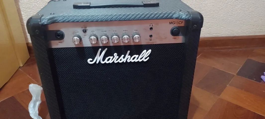 MARSHALL MG 15 CF - A Musical Salto