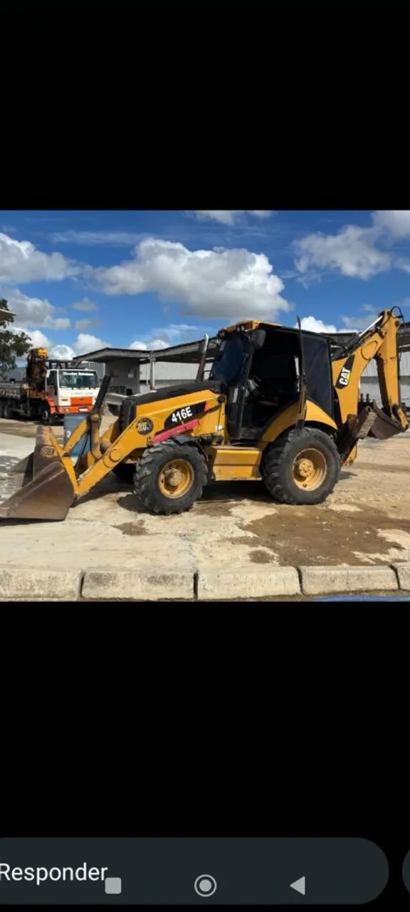 Retroescavadeiras CAT 416E 2011