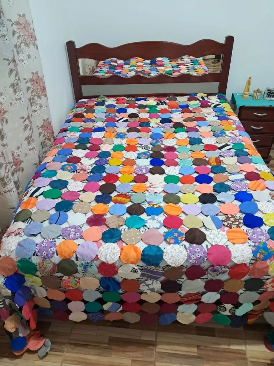 COLCHA DE FUXICO ARTESANAL 