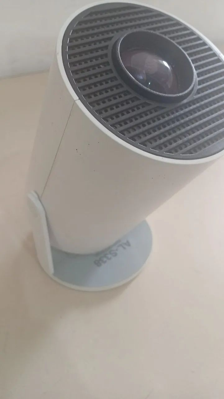 Projetor portátil - tela pequena, Android,HDMI e controle remoto.