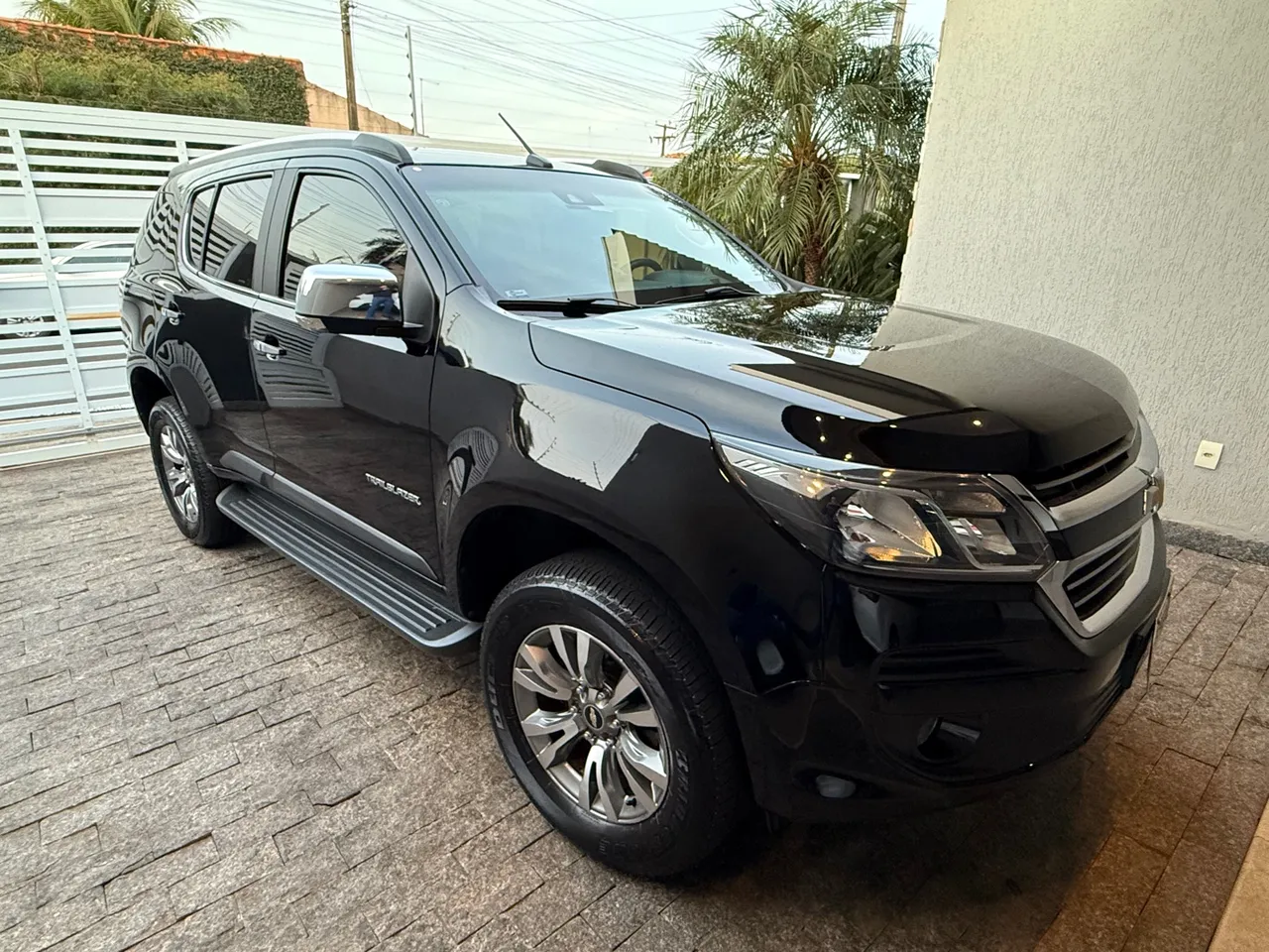TRAILBLAZER LTZ 2.8 DIESEL - LINDA - MODELO 2018 - BAIXO KM