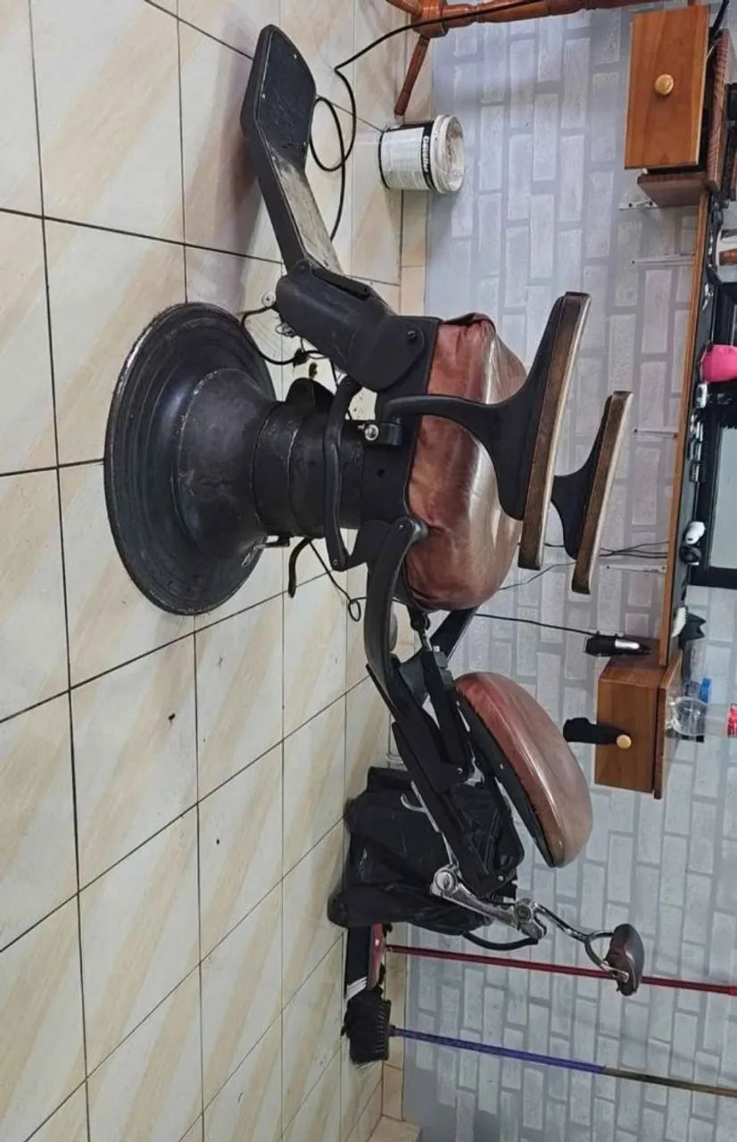 Cadeira de Barbeiro Vintage - Foto 3