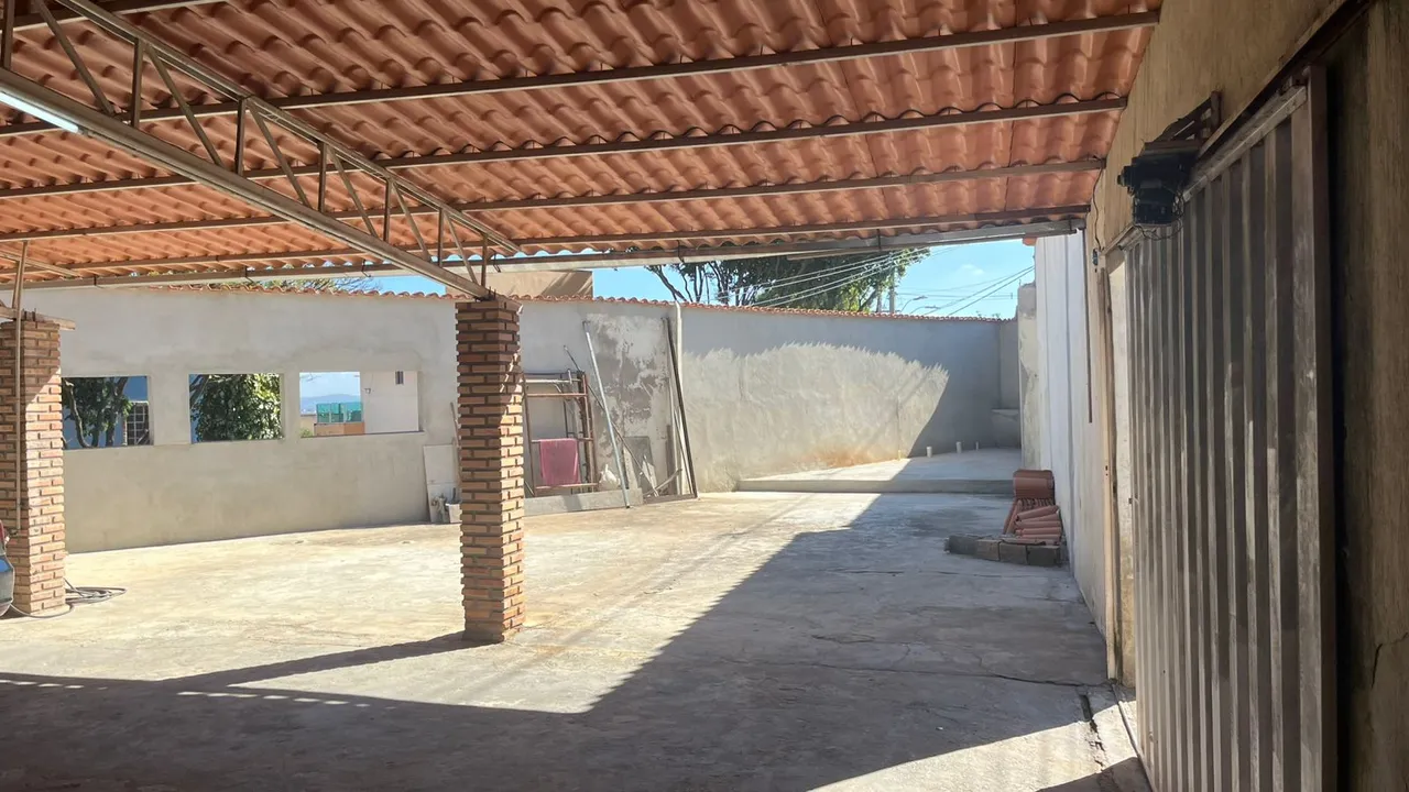 Imóvel para aluguel possui 240 metros quadrados em Jardim Pirineus - Belo Horizonte - MG