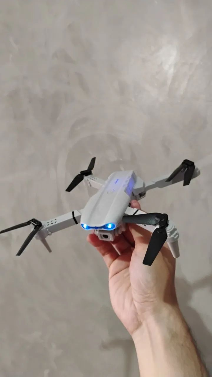 DRONE COM CÂMERA C/ CASE - E99 - 2.4ghz - Preto / Cinza / Laranja - NOVO - Foto 3