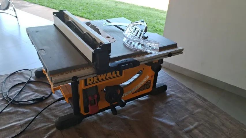 Serra circular de bancada dewalt modelo 7492, extensão deslizante até 825mm 220v 2000W. - Foto 4