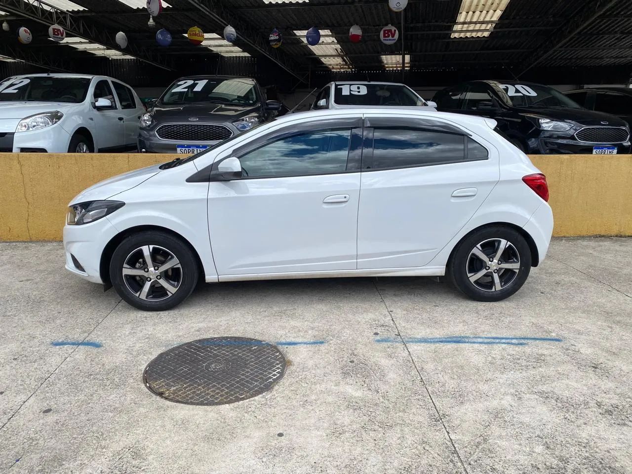 Chevrolet Onix Hatch LTZ 1.4 8V Flex Power Aut. 4P 2019 - Foto 3