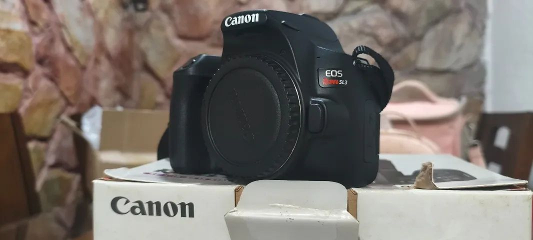 Camera Canon SL3