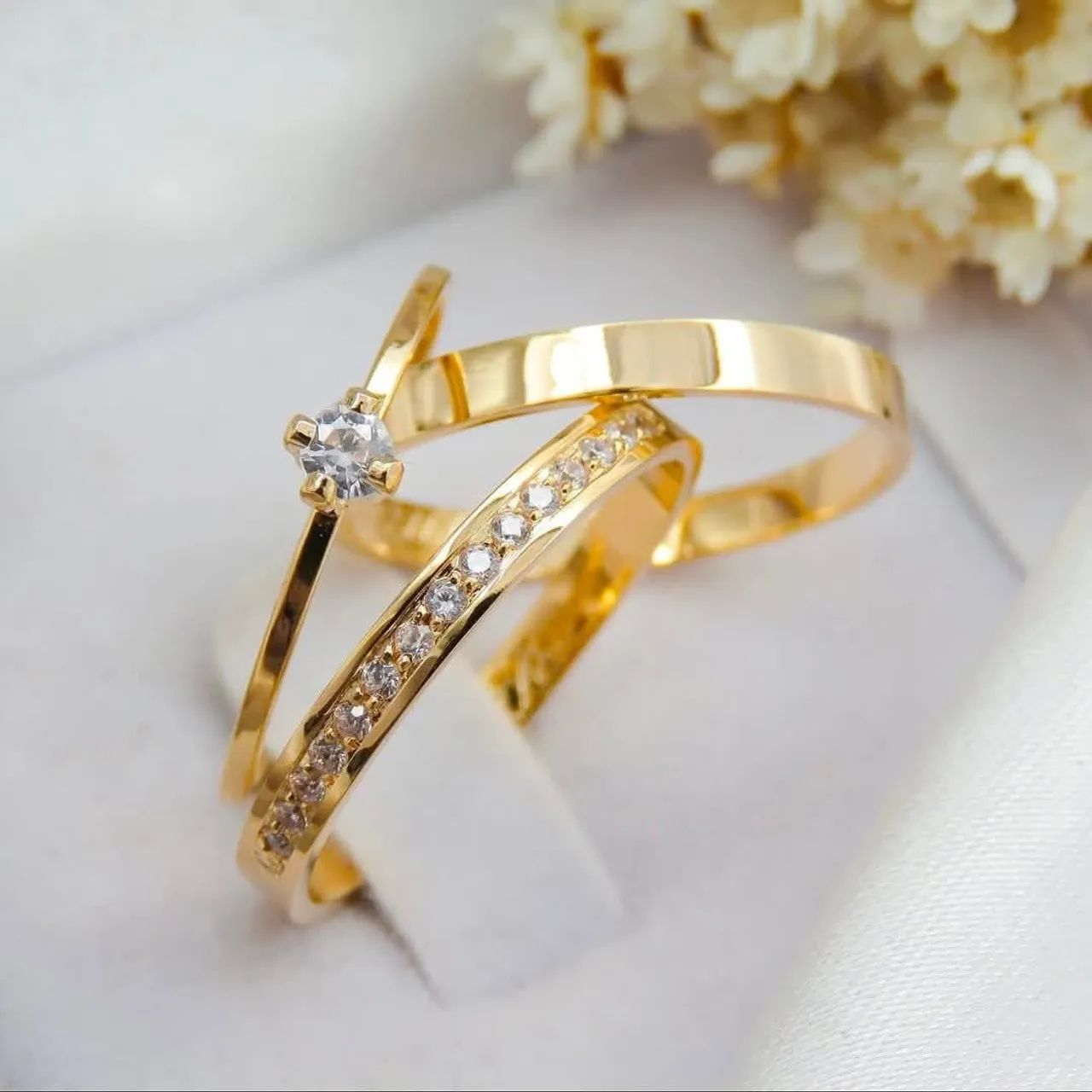 Anéis de Casamento em Ouro 18K com Diamantes - Foto 2