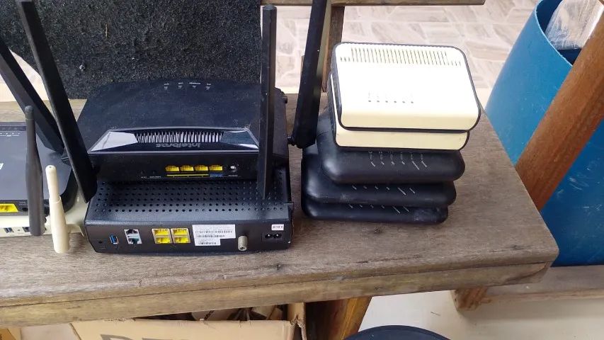Roteadores Wi-Fi e Modens Wi-Fi USB usados  - Foto 3