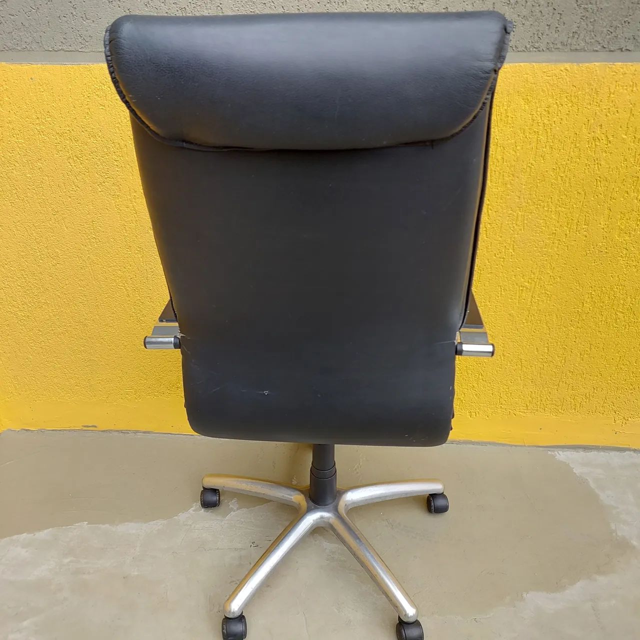 Cadeira escritorio presidente  - Foto 4