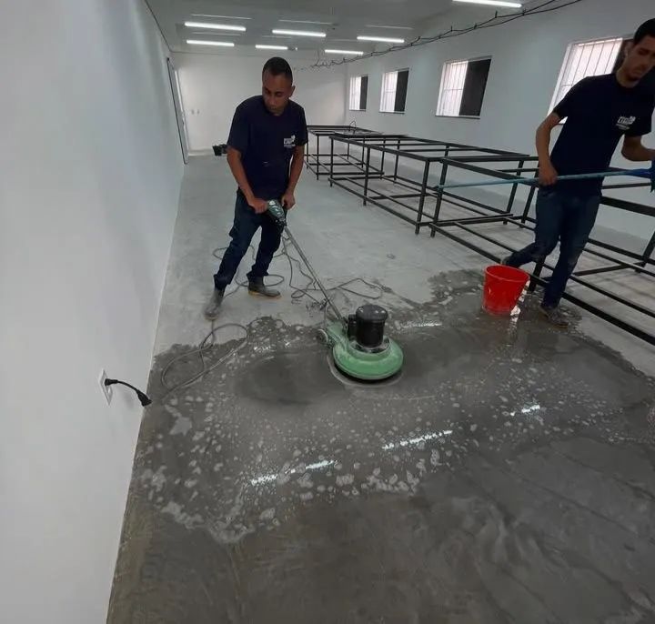 Limpeza e Revitalização de Pisos entre em contato! - Foto 4