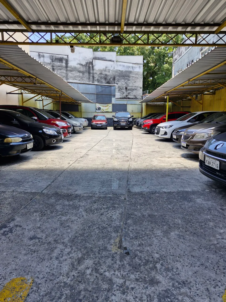 Estacionamento + lanchonete + loja de carimbo e gráfica rápida faturando