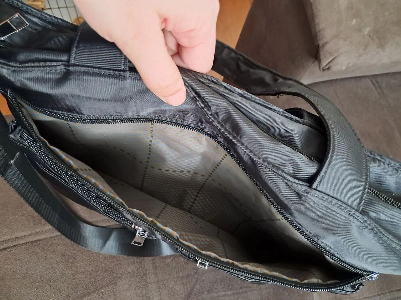 Bolsa grande trabalho faculdade cabe notebook Nova! - Foto 4