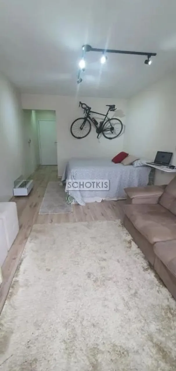 IMOBILIÁRIA SCHOTKIS VENDE EXCELENTE JKZÃO, SEMIMOBILIADO, REFORMADO, DESOCUPADO, PRÓXIMO
