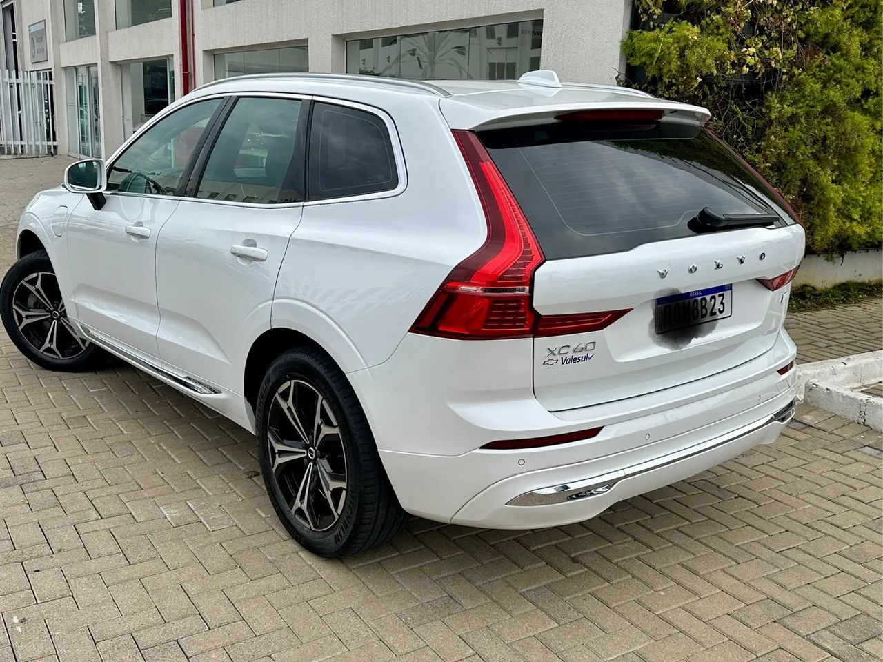 Volvo XC60 T-8 Hibrido 2.0 2022 com 31 mil quilômetros  - Foto 4