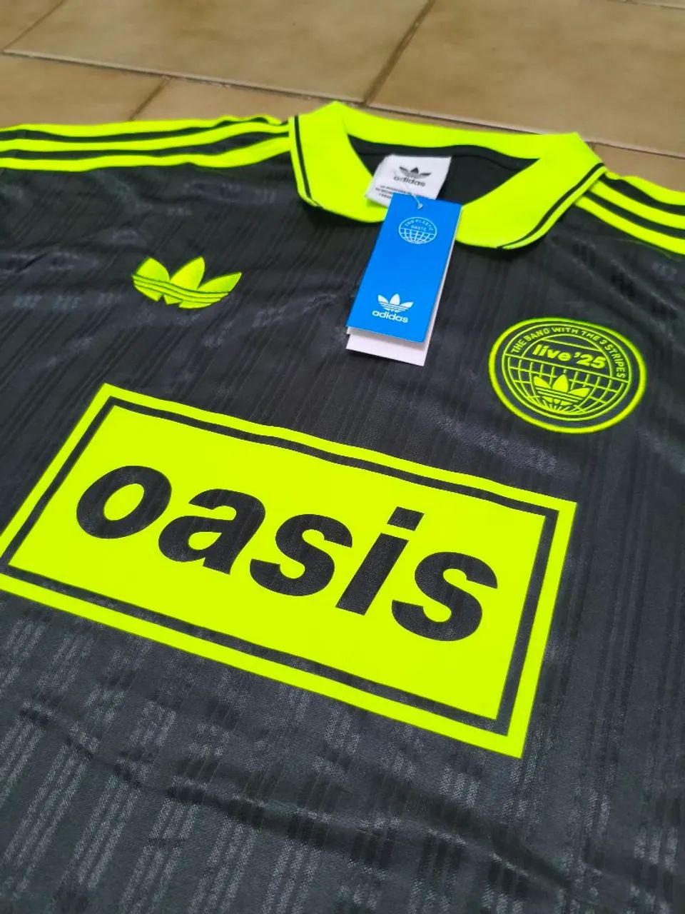 Camisa Adidas OASIS preta com verde GG - Foto 3