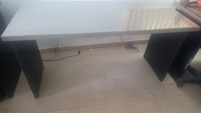 Birô com tampa de vidro para proteção  - Foto 3