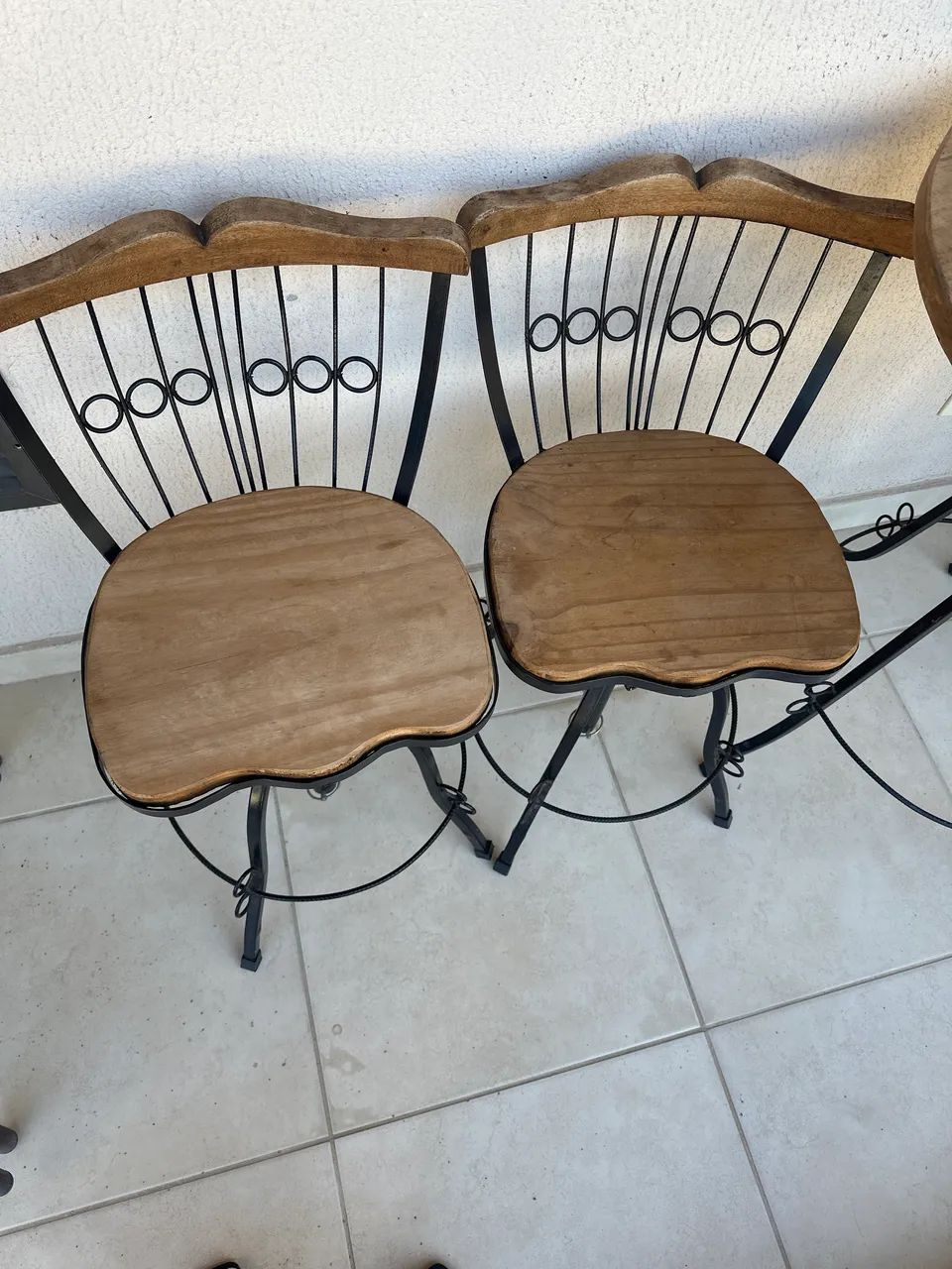 Mesa com cadeiras para área 