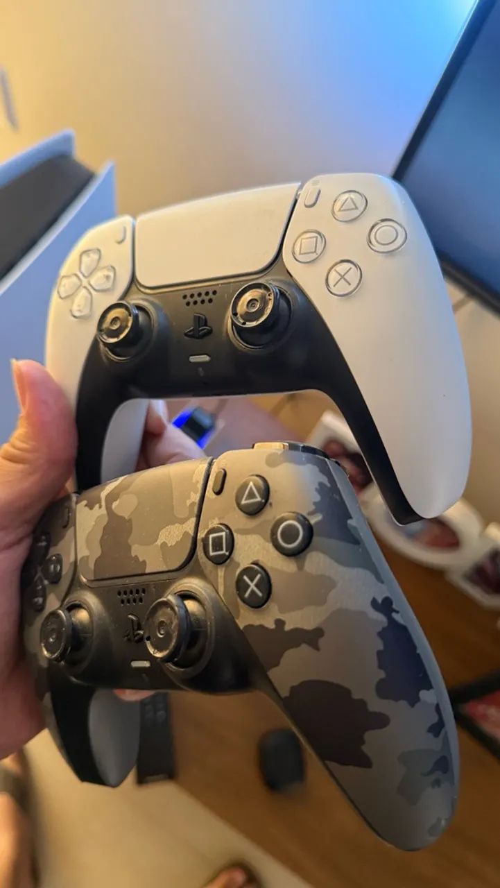 PlayStation 5 825GB - 2 controles