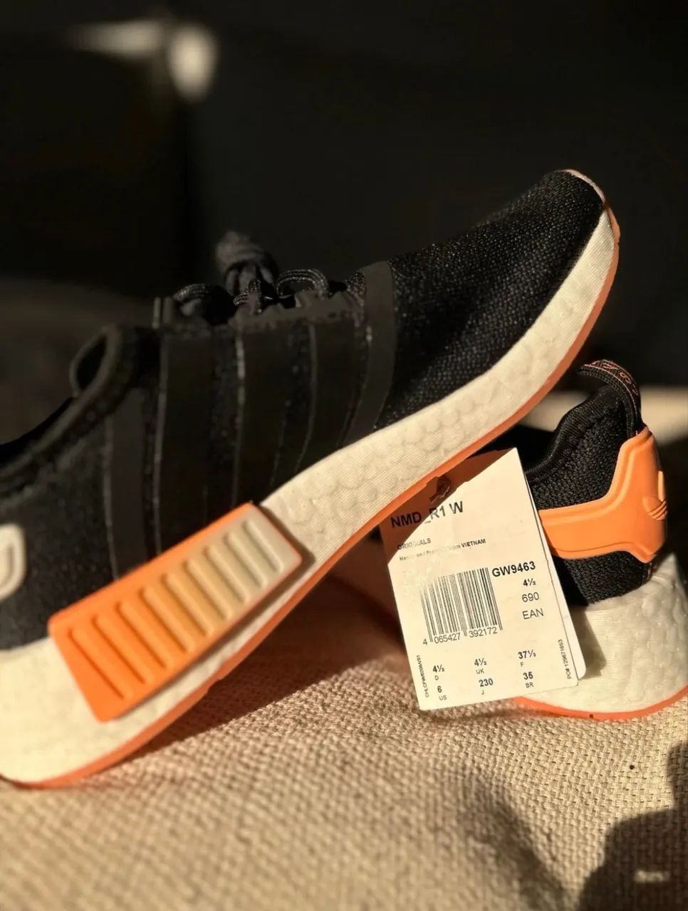 Tênis NMD R1 Feminino