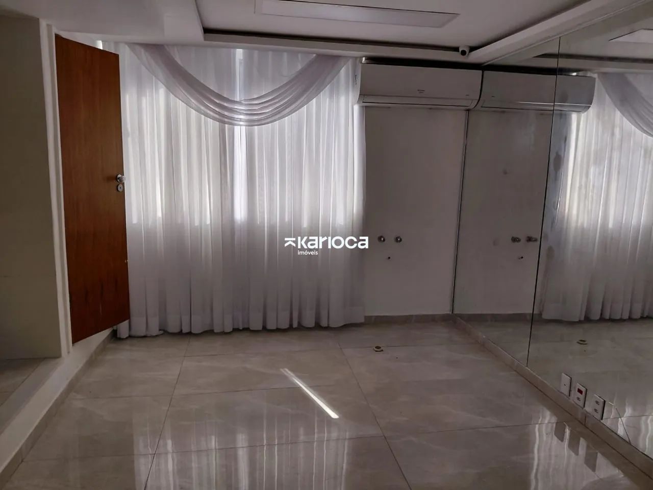 Sala comercial cobertura duplex no Jardim Oceânico com 70m²