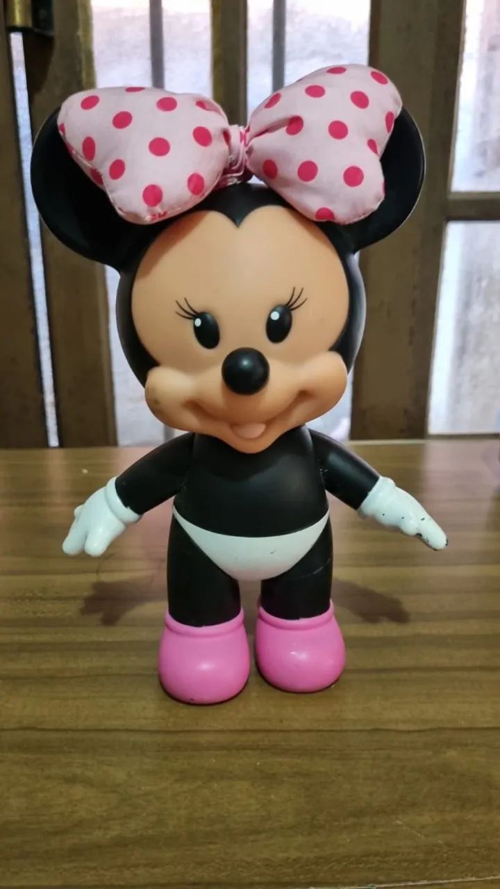 Boneca Minnie em vinil