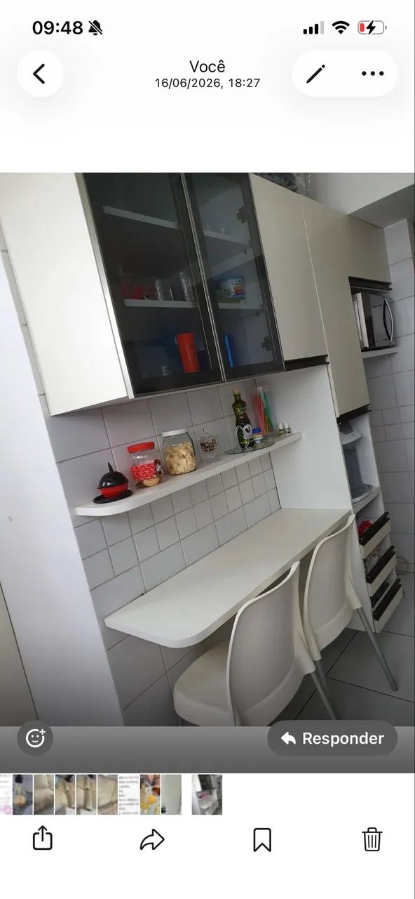 Mesa e prateleira suspensa em MDF 