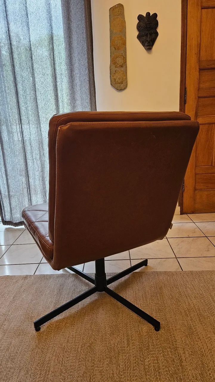 Linda poltrona giratória Tok Stok - Foto 5