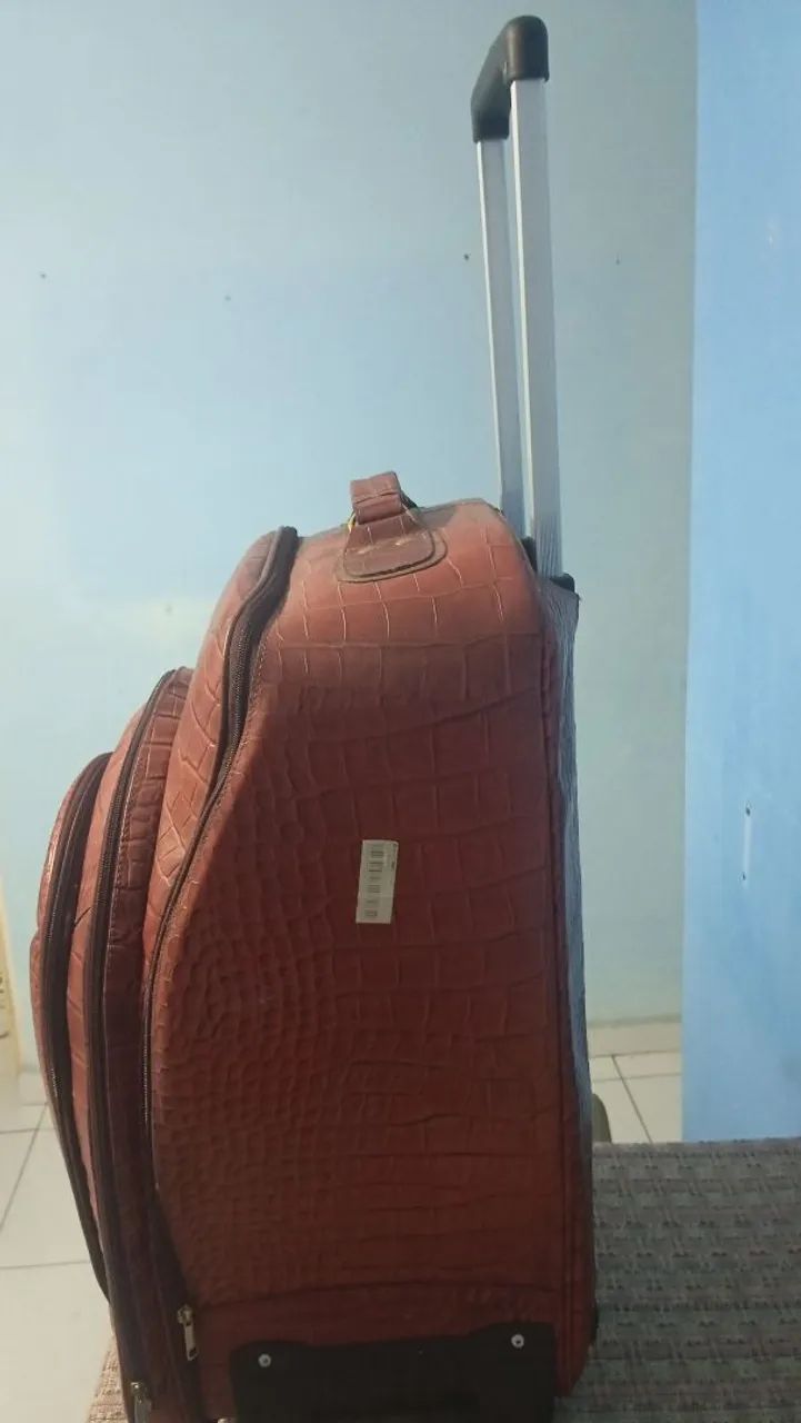 Vendo mala de viagem couro crocodilo - Foto 2