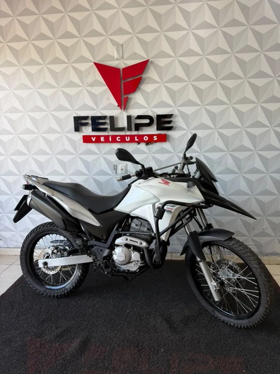 XRE300 2014 